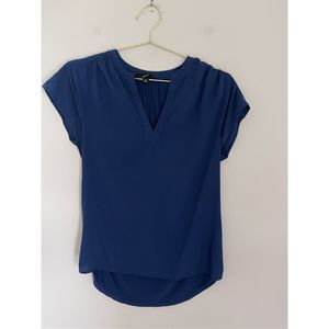 Women's Lightweight Top Size Medium
